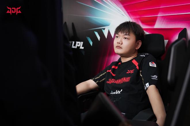 他的比赛更 他的比赛更